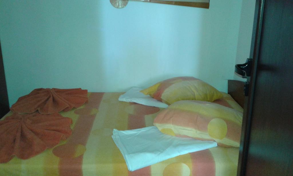 Zora Guest House Πριμόρσκο Δωμάτιο φωτογραφία
