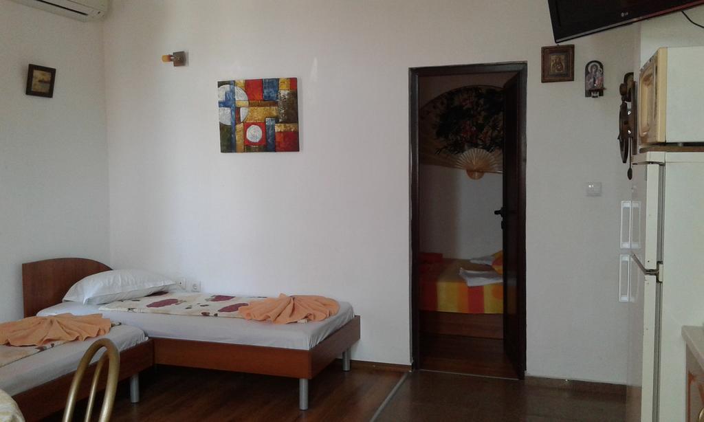 Zora Guest House Πριμόρσκο Δωμάτιο φωτογραφία