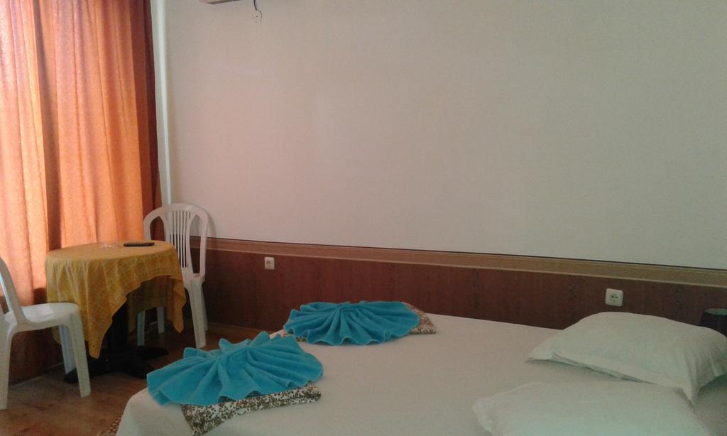 Zora Guest House Πριμόρσκο Δωμάτιο φωτογραφία
