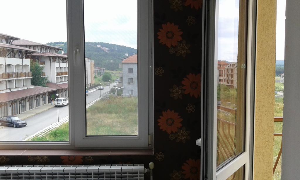 Zora Guest House Πριμόρσκο Δωμάτιο φωτογραφία