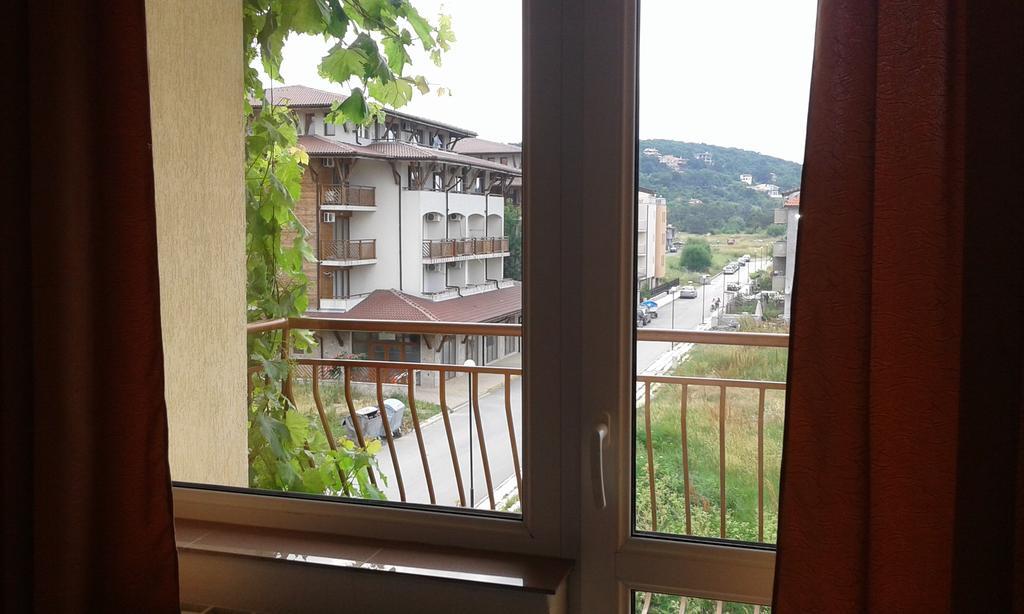 Zora Guest House Πριμόρσκο Εξωτερικό φωτογραφία