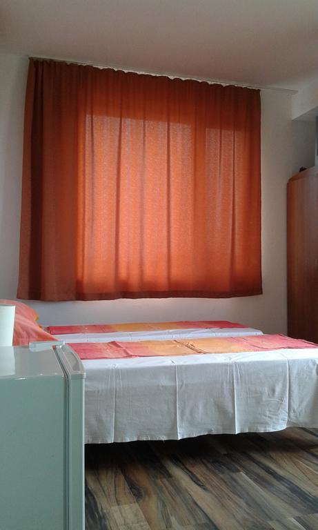 Zora Guest House Πριμόρσκο Δωμάτιο φωτογραφία
