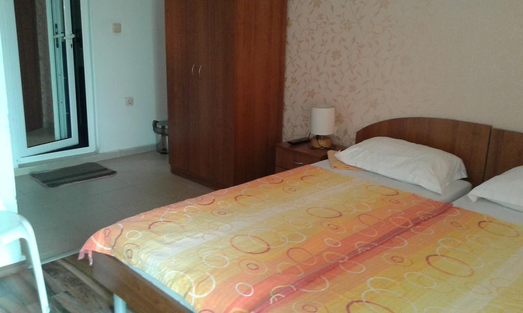 Zora Guest House Πριμόρσκο Δωμάτιο φωτογραφία